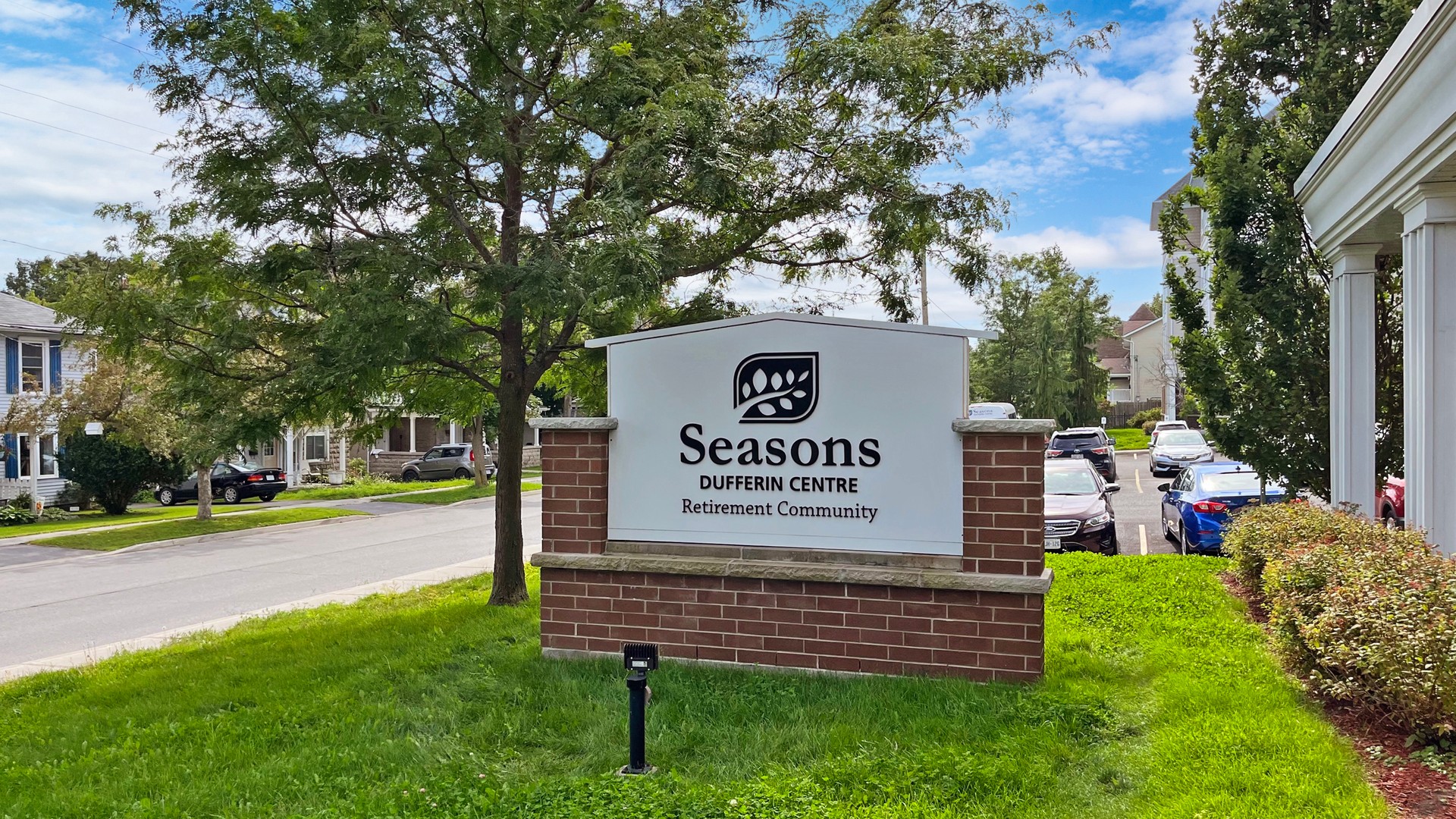 Seasons Dufferin Centre